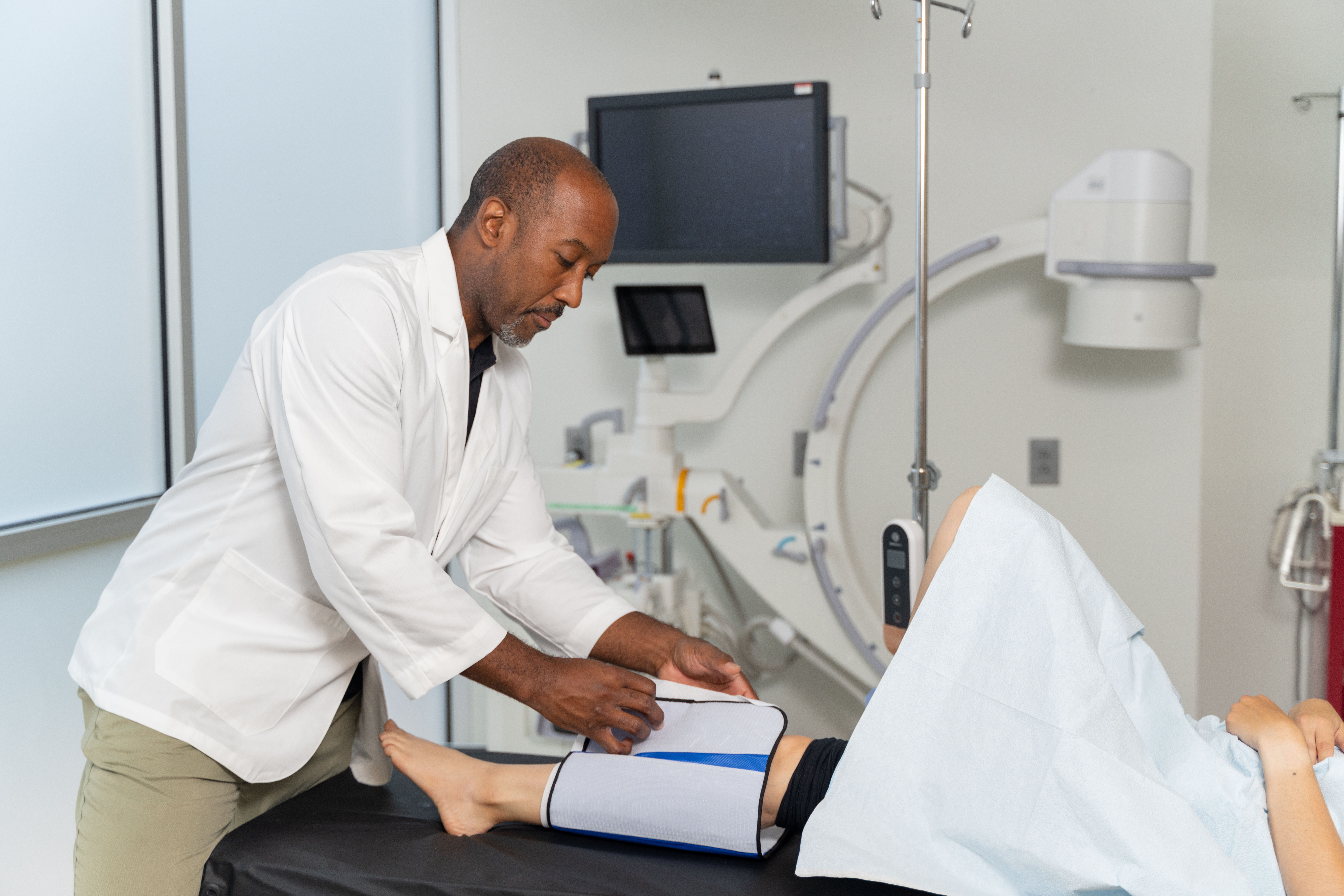 thumbnail of Theriot Reusable Universal Calf Garment